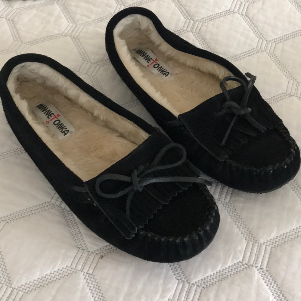 Minnetonka black moccasins